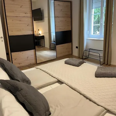 Apartment Incis Next To The Amphitheather Pula