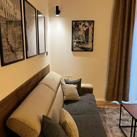 Incis Next To The Amphitheather Apartment Pula