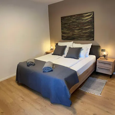 Incis Next To The Amphitheather Apartment Pula