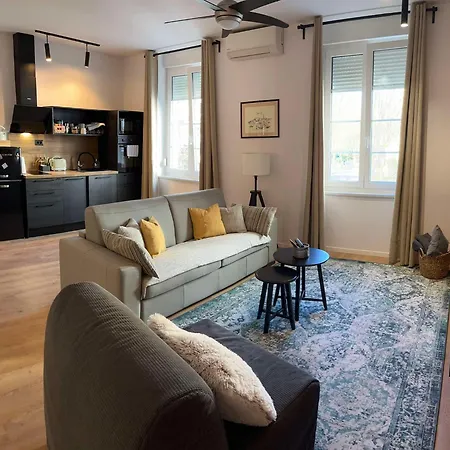 Incis Next To The Amphitheather Apartment Pula