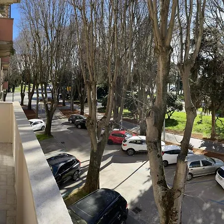Incis Next To The Amphitheather Пула